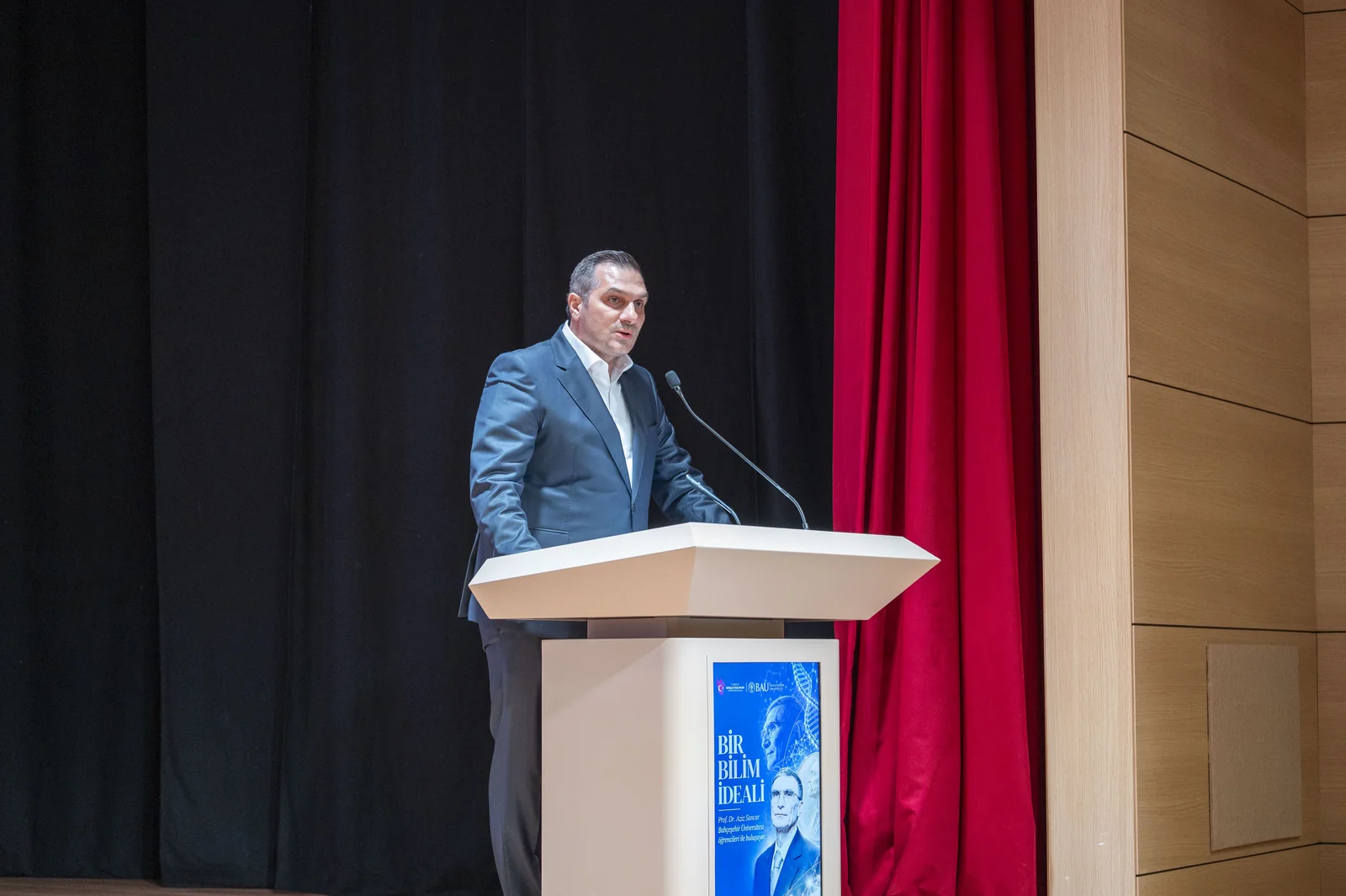 Programda kürsüden yapılan konuşma
